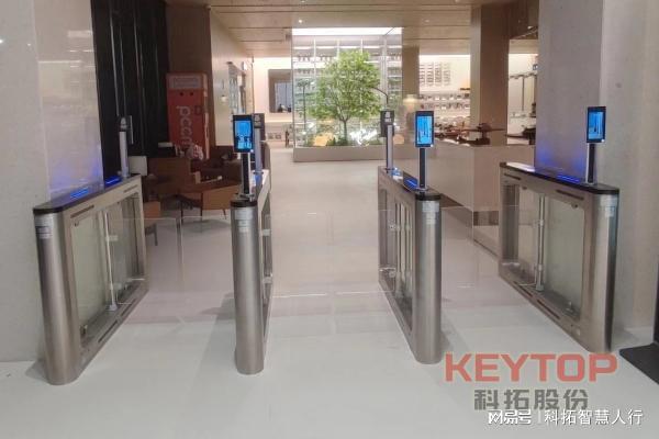 星空體育安徽宿州人臉辨認門禁廠家、人行通道 擺閘翼閘三輥閘體系(圖2)